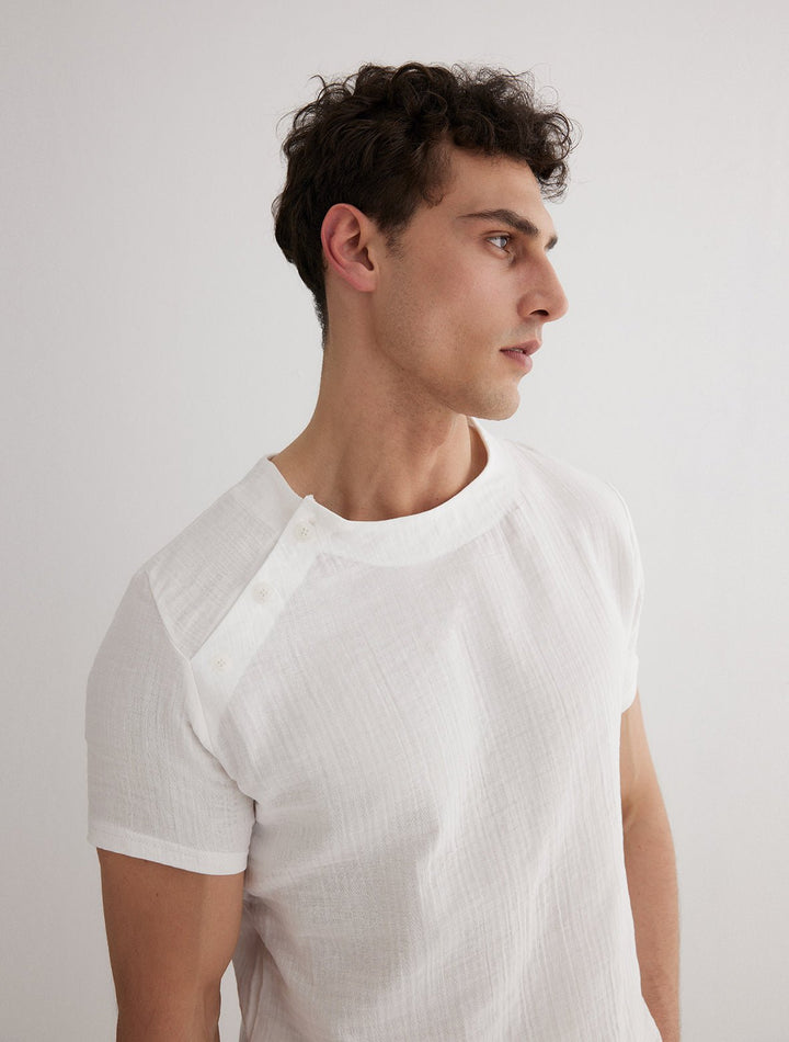 George White T-Shirt with Button Details -Men Shirts Moeva