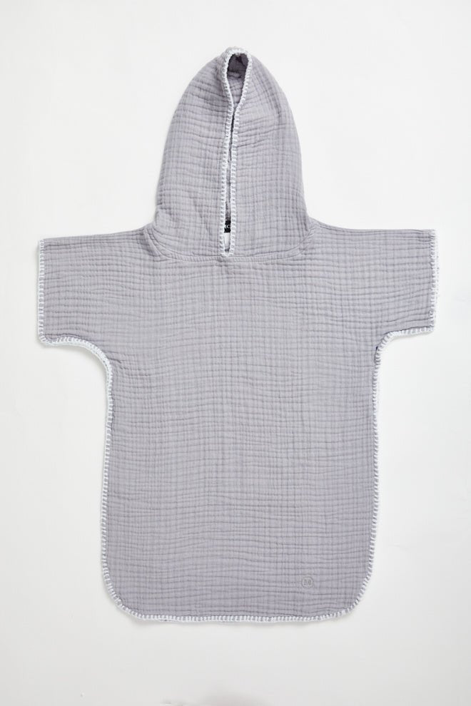 Front View: Piccolo Grey Kids Towel - Organic Turkish Cotton, Soft & Smooth, Poncho Design, Hooded Yop, Quick Drying, Super Absorvent, Embroidered Moeva logo, MOEVA Luxury Swimwear 